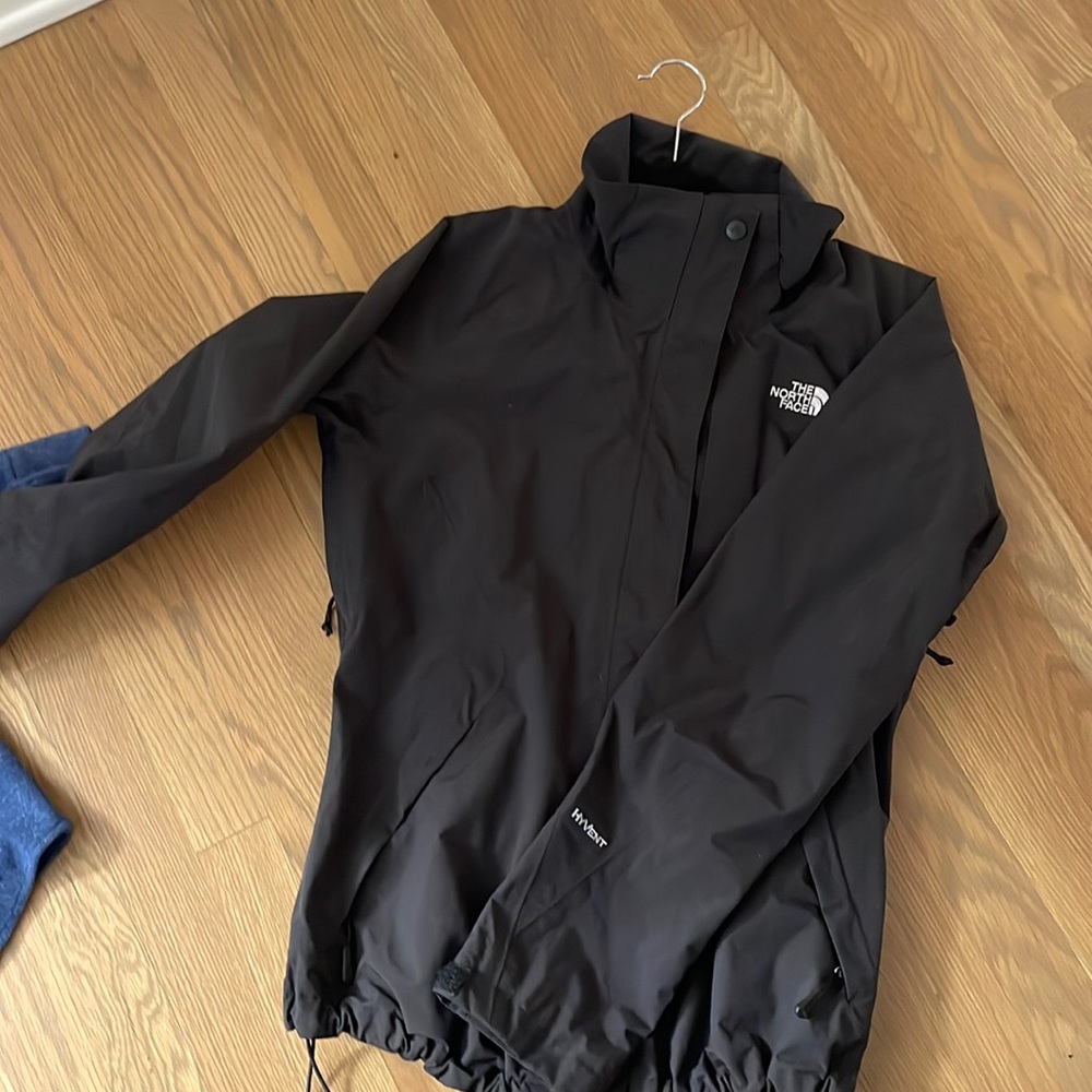 Black North Face hyvent jacket size small